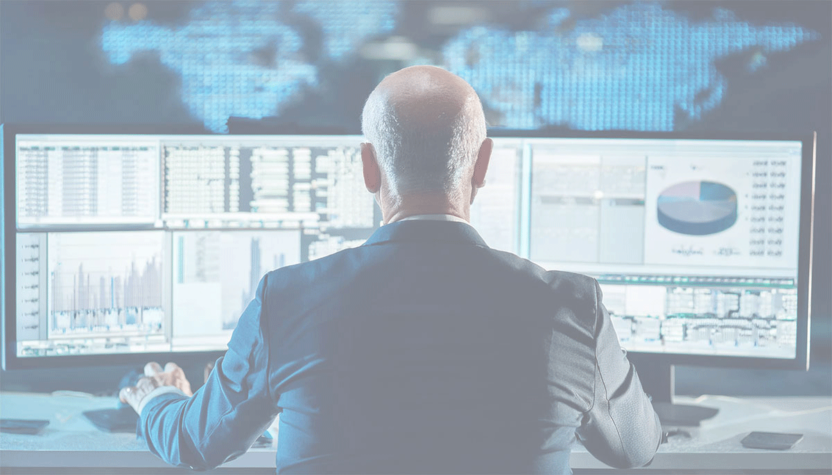 Working on multiple screens – preparing annual accounts
